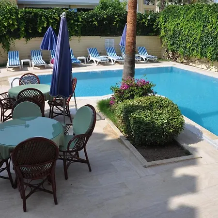 Lanova Hotel 2*